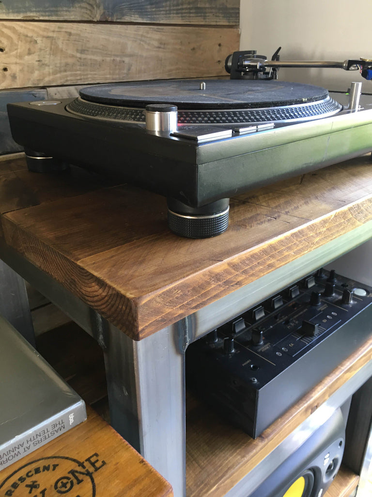 C51 Builds a home for the Industry standard Technics 1210.